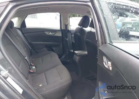 2021 Kia Forte Lxs z USA, uszkodzony, nr VIN 3KPF24AD9ME334148